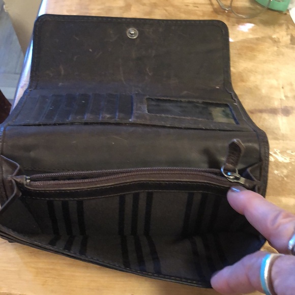 For sale …. Wallet by Frye …… holds a lot very stylish - Picture 3 of 5